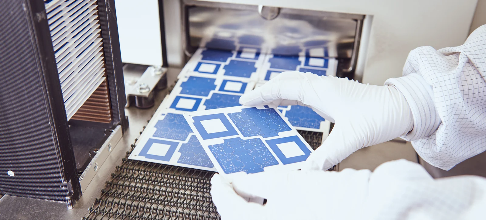 Close-up of a hybrid solution, thick film